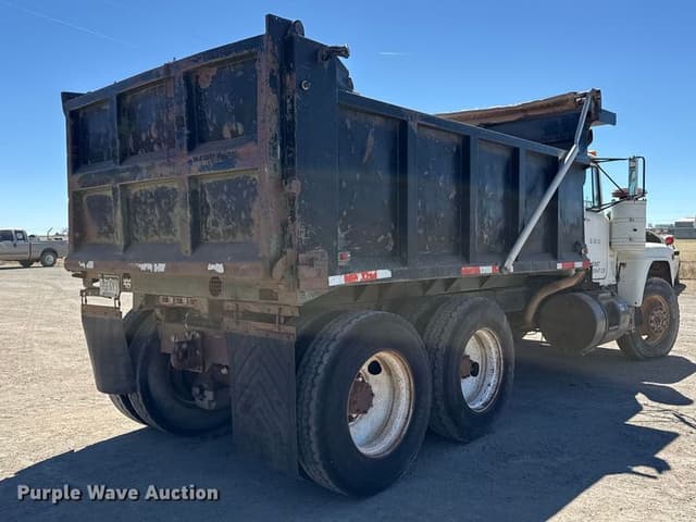 Image of Mack R686ST equipment image 4