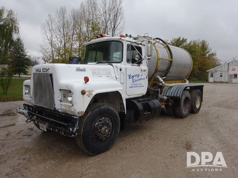 Image of Mack R686ST Primary image