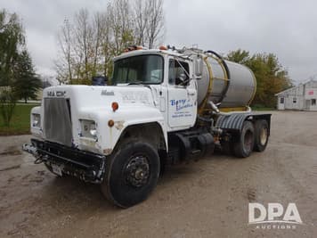 Main image Mack R686ST