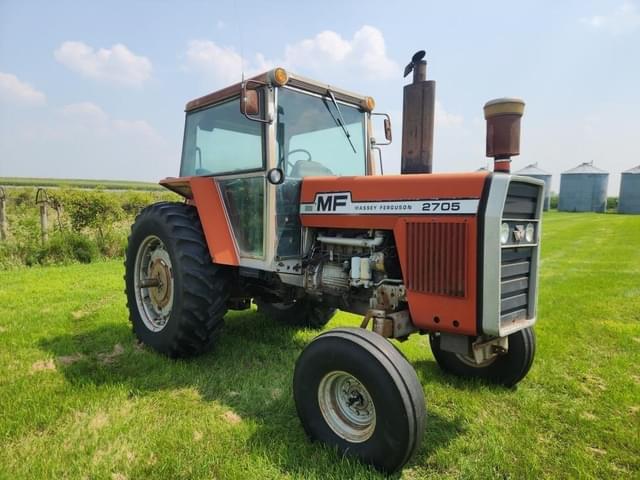 Image of Massey Ferguson 2705 equipment image 2