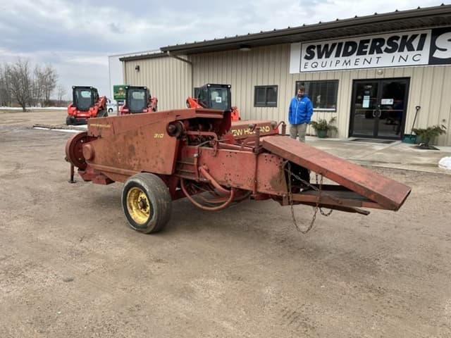 Image of New Holland 310 equipment image 2