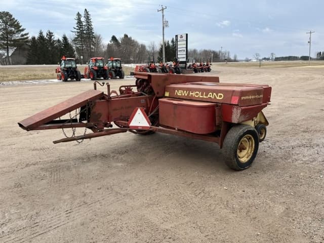 Image of New Holland 310 equipment image 4