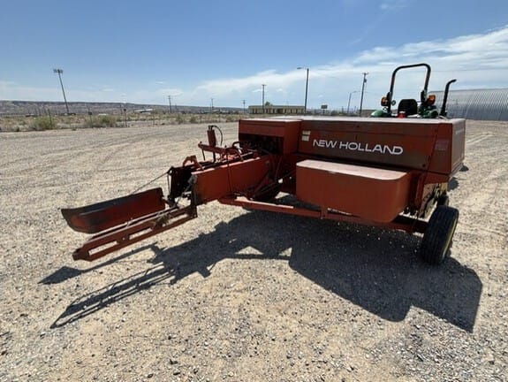 1981 New Holland 315 Equipment Image0