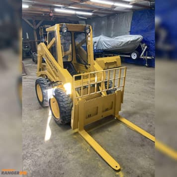 Main image New Holland L425