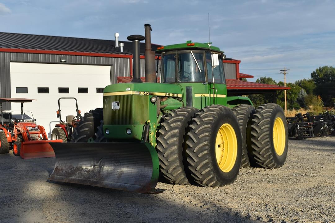 Image of John Deere 8640 Primary image