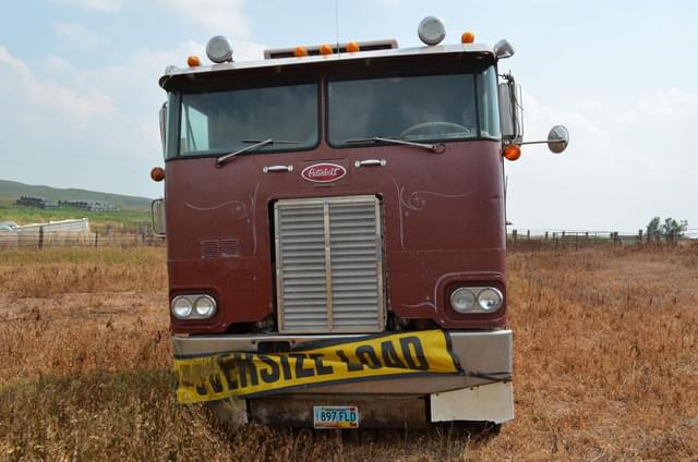 Image of Peterbilt 352 equipment image 1