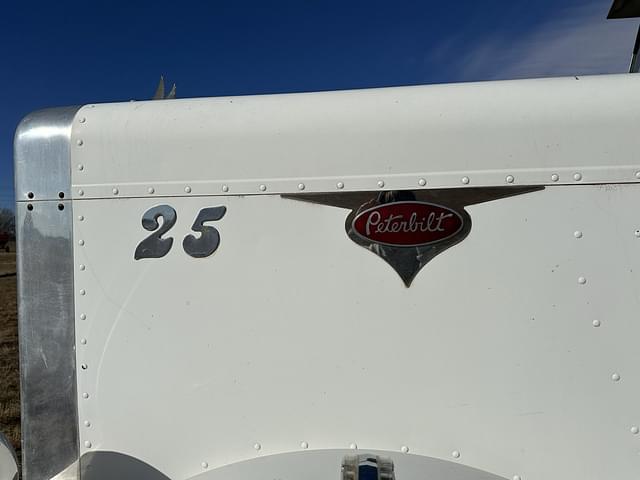 Image of Peterbilt 359 equipment image 2