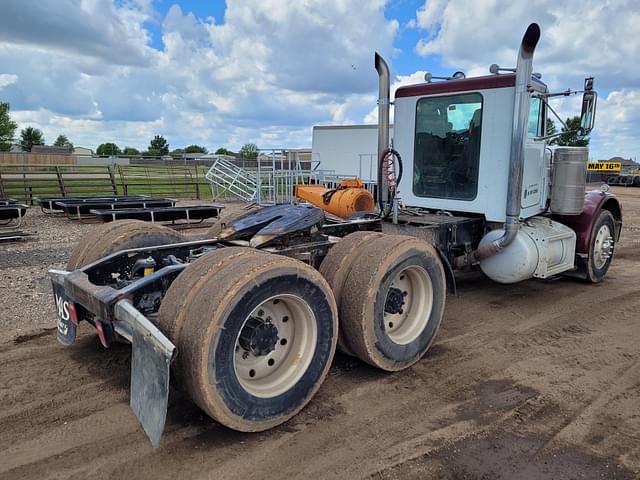 Image of Peterbilt 359 equipment image 2