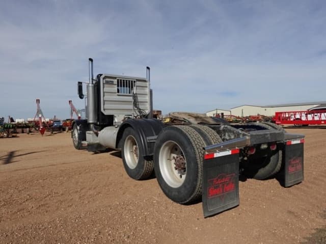 Image of Peterbilt 359 equipment image 3