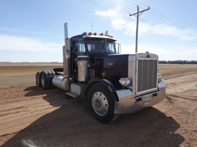 Image of Peterbilt 359 equipment image 1