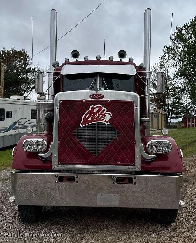 Image of Peterbilt 359 equipment image 1