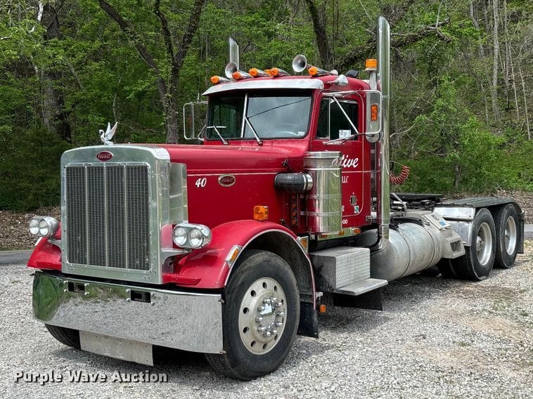 1981 Peterbilt 359 Equipment Image0