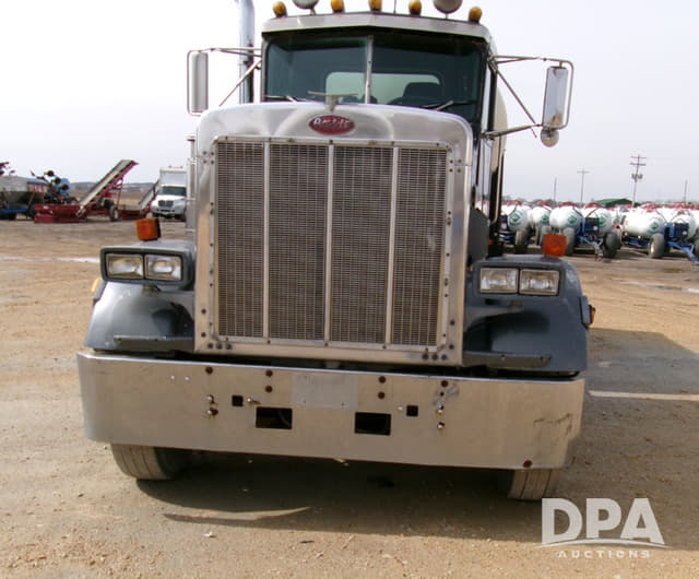 Image of Peterbilt 359 equipment image 2