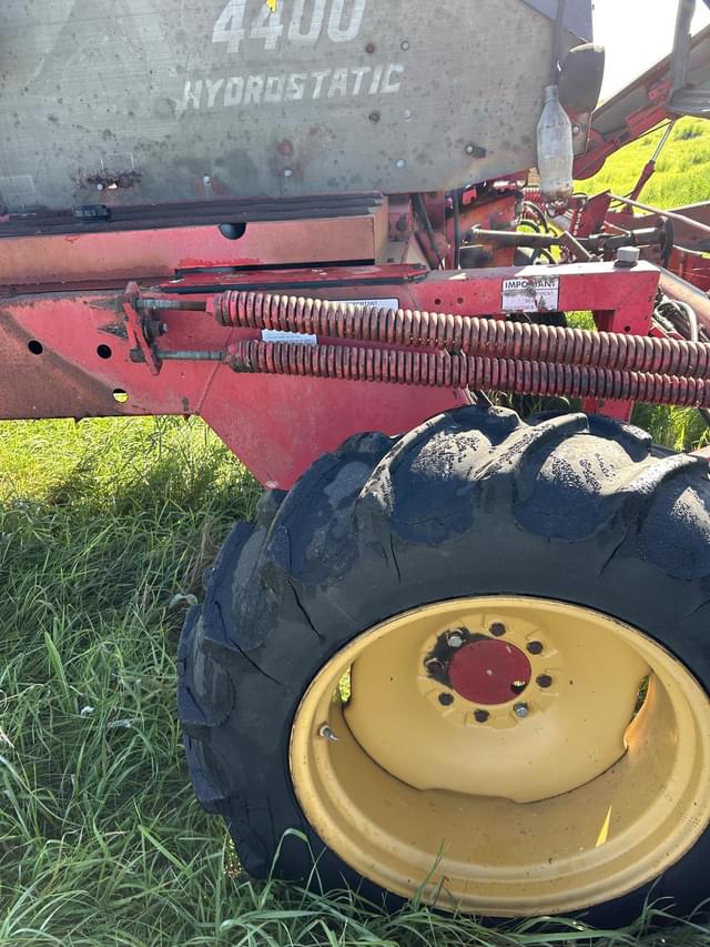 Image of Versatile 4400 equipment image 3