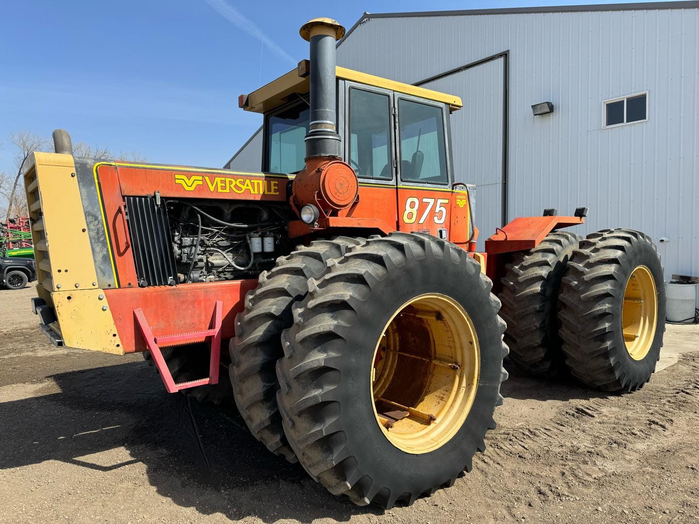 Main image Versatile 875