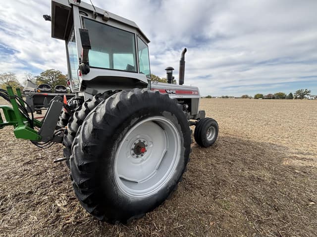 Image of White 2-135 equipment image 2