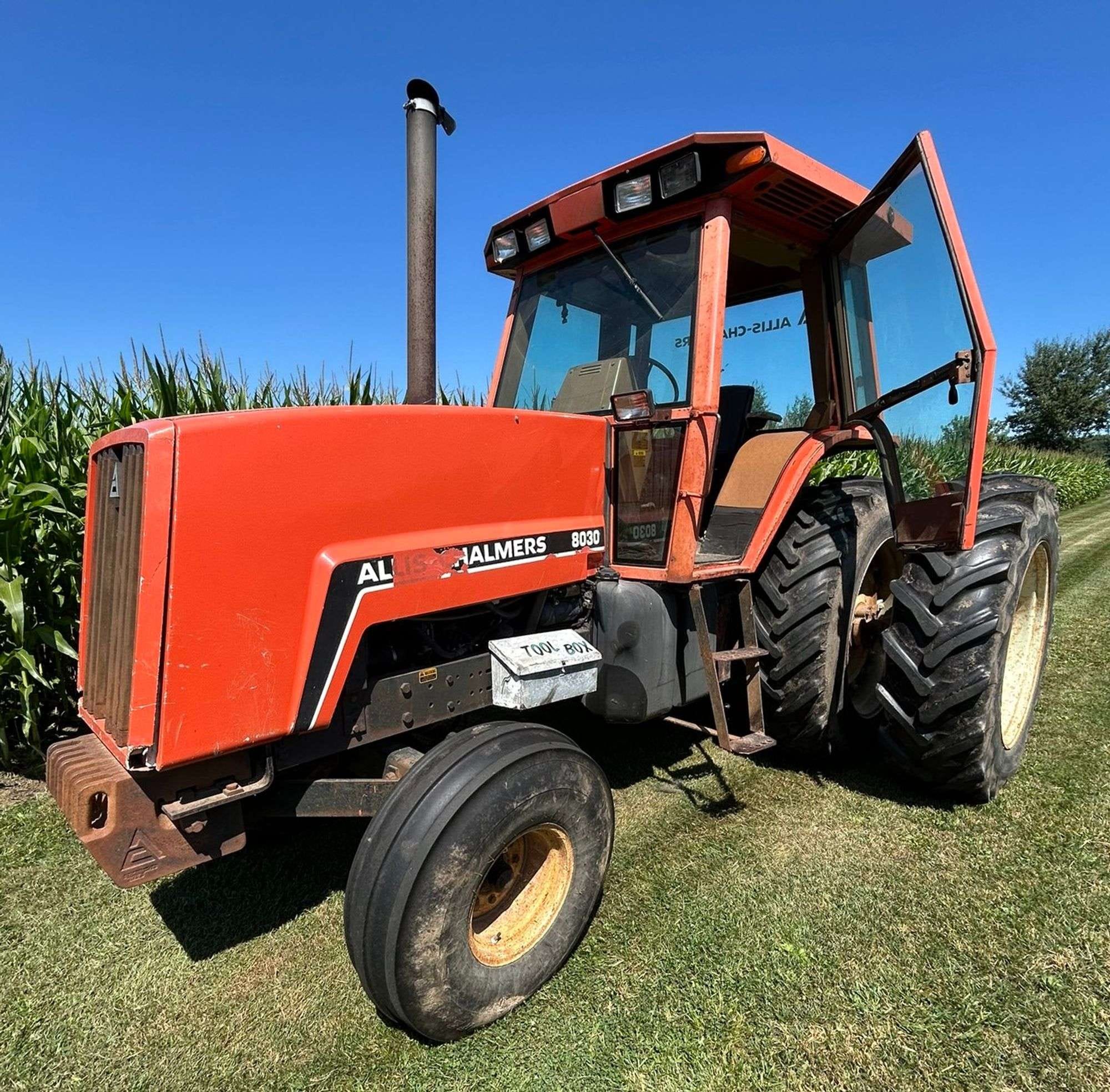 1982 Allis Chalmers 8030 Equipment Image0
