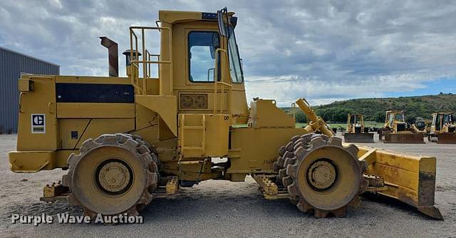 Image of Caterpillar 815B equipment image 3