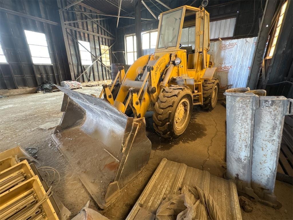 1982 Caterpillar 920 Equipment Image0