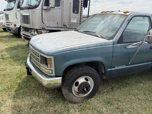 Image of Chevrolet 3500 equipment image 1