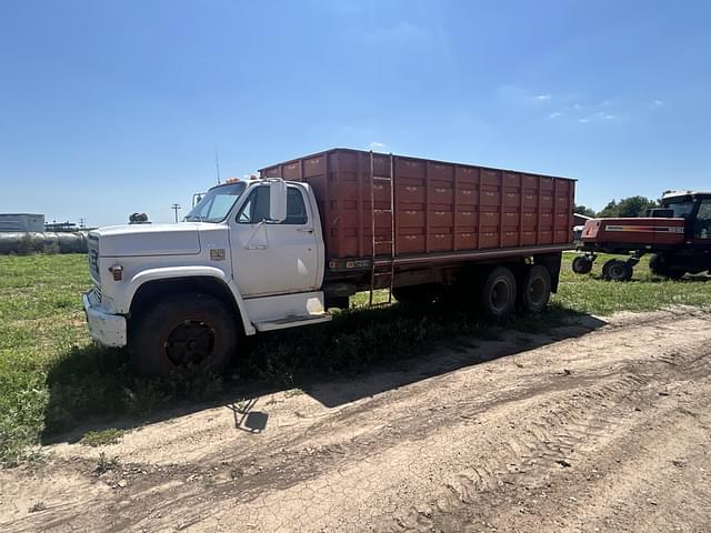 Image of Chevrolet 70 equipment image 2