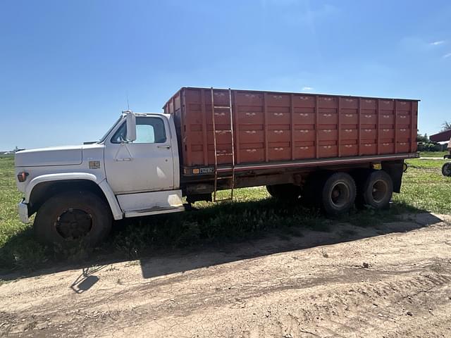 Image of Chevrolet 70 equipment image 4