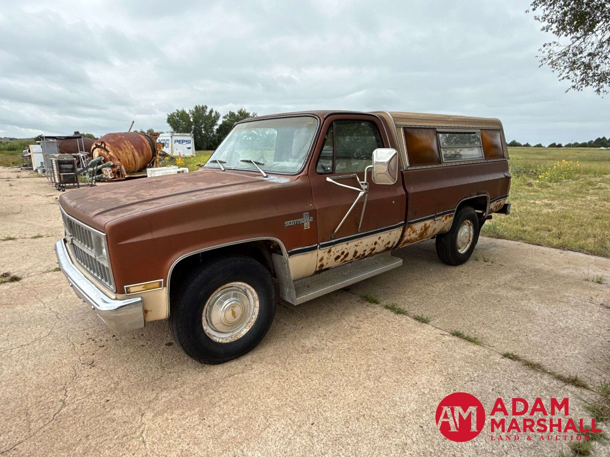 1982 Chevrolet C-20 Equipment Image0