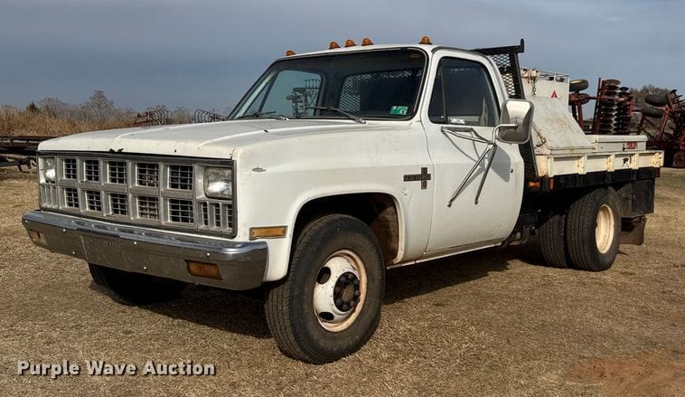 1982 Chevrolet C30 Equipment Image0