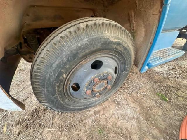 Image of Chevrolet C60 equipment image 2