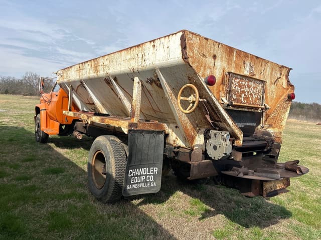 Image of Chevrolet C70 equipment image 3