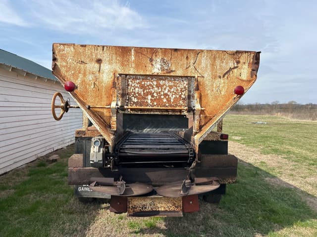 Image of Chevrolet C70 equipment image 4