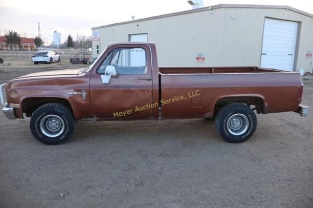 Image of Chevrolet Custom Deluxe 10 equipment image 3