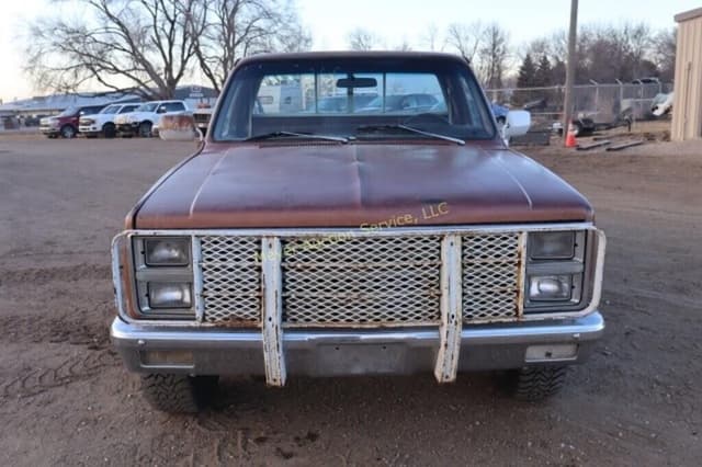 Image of Chevrolet Custom Deluxe 10 equipment image 2