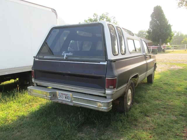 Image of Chevrolet Scottsdale 20 equipment image 2