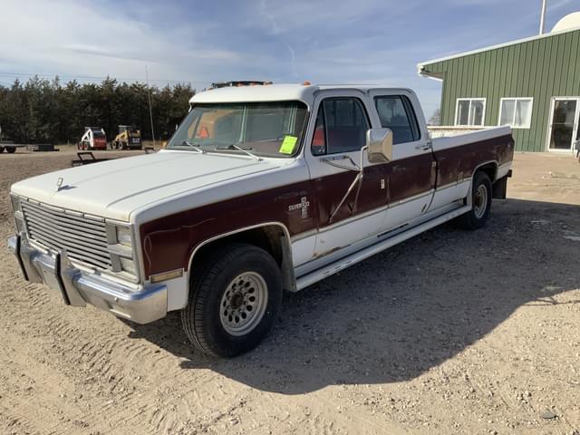 Image of Chevrolet 3500 equipment image 1