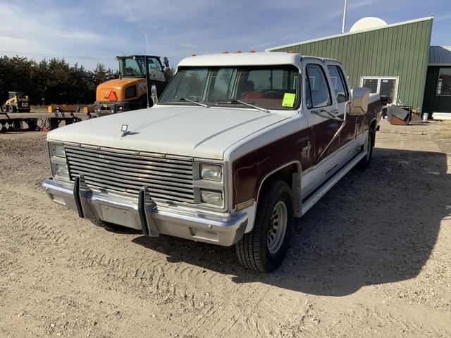 Image of Chevrolet 3500 equipment image 4