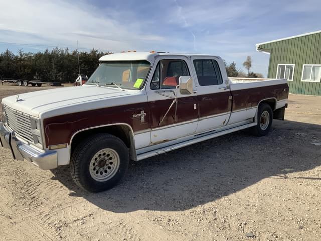 Image of Chevrolet 3500 equipment image 3