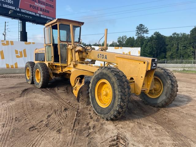 Image of John Deere 670A equipment image 2