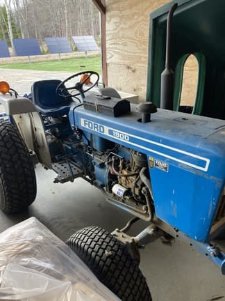 Image of Ford 1900 equipment image 1