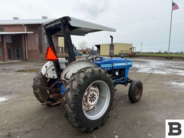 Image of Ford 3610 equipment image 4