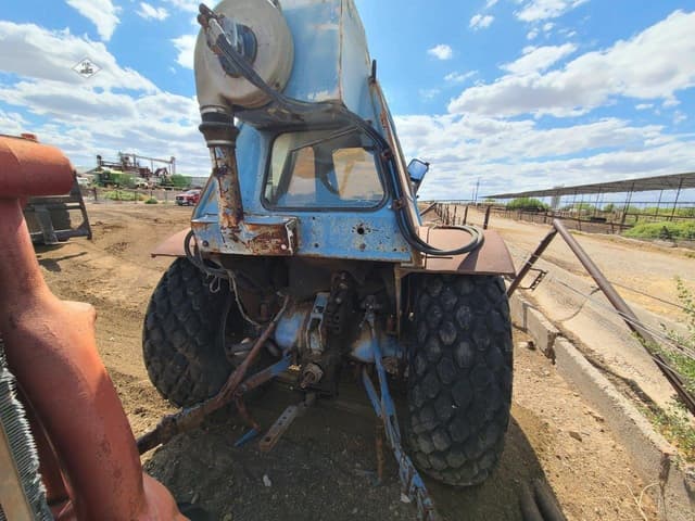 Image of Ford 4610 equipment image 3