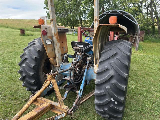 Image of Ford 4610 equipment image 3