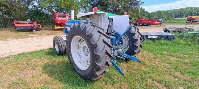 Image of Ford 5610 equipment image 3