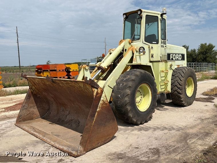 1982 Ford A66 Equipment Image0