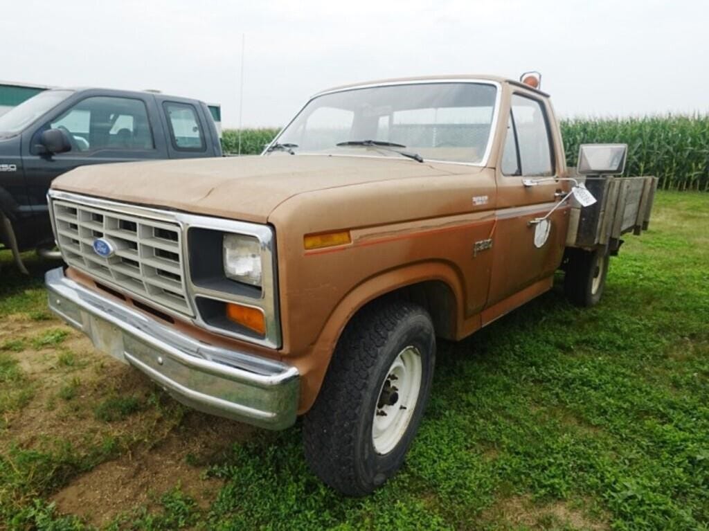 1982 Ford F-250 Equipment Image0