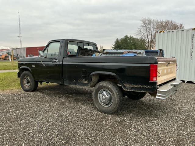 Image of Ford F-250 equipment image 2