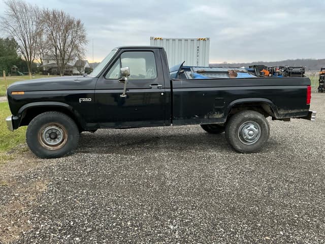 Image of Ford F-250 equipment image 1