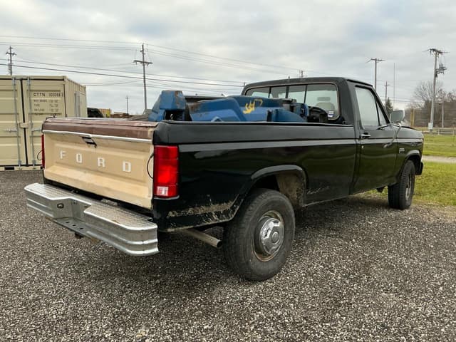 Image of Ford F-250 equipment image 4