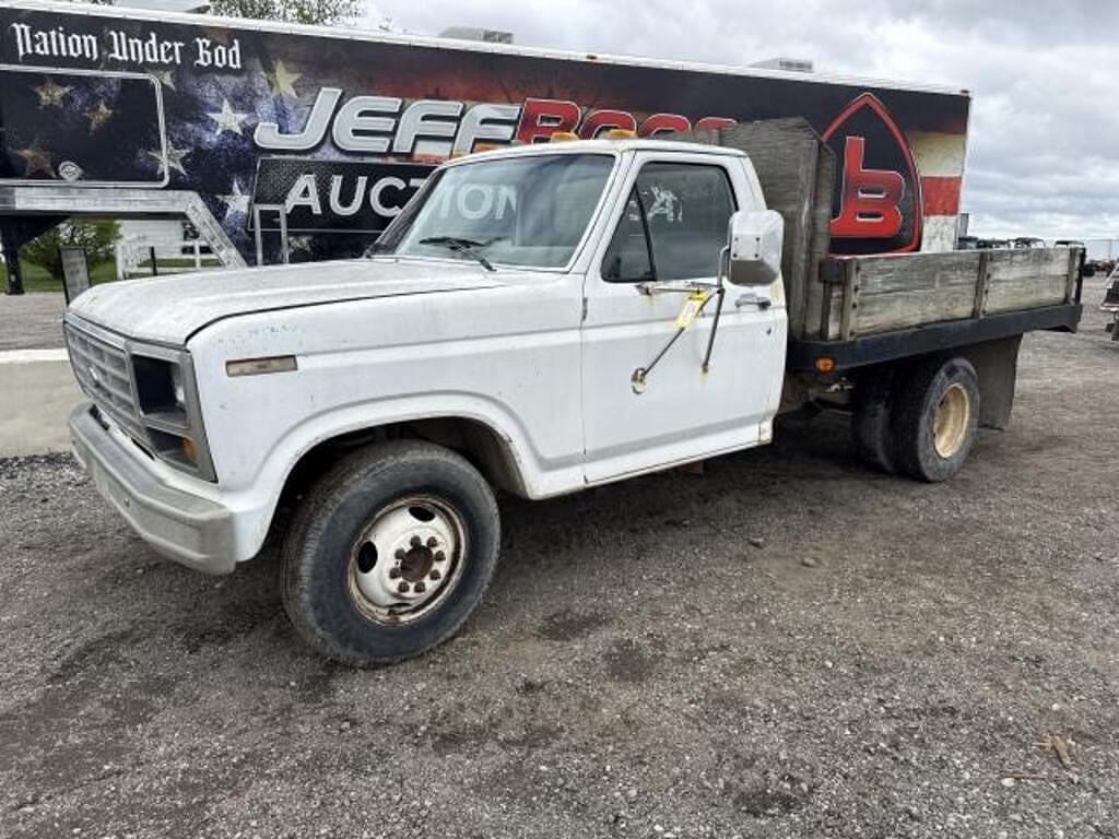 Image of Ford F-350 Primary image