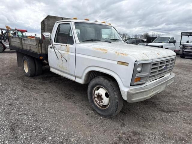 Image of Ford F-350 equipment image 4